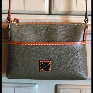 Dooney & Bourke ginger pouchette crossbody in OLIVE!